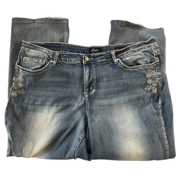 EARL Jeans with Embroidery Size 22 - Picture 4 of 12